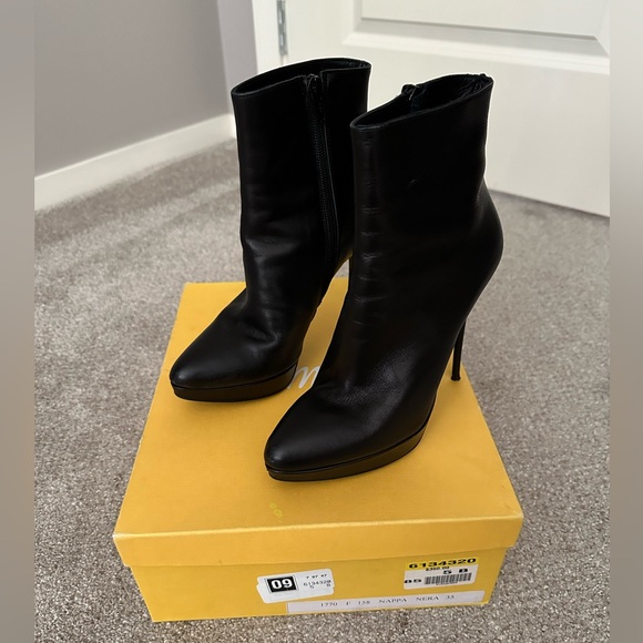 Mimosa black leather boots, size 5 - Picture 2 of 10